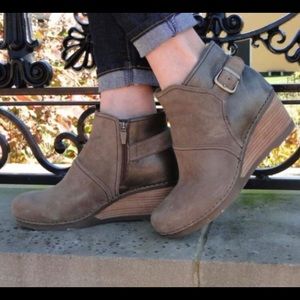 Dansko Shirley Wedge Ankle Boots 38